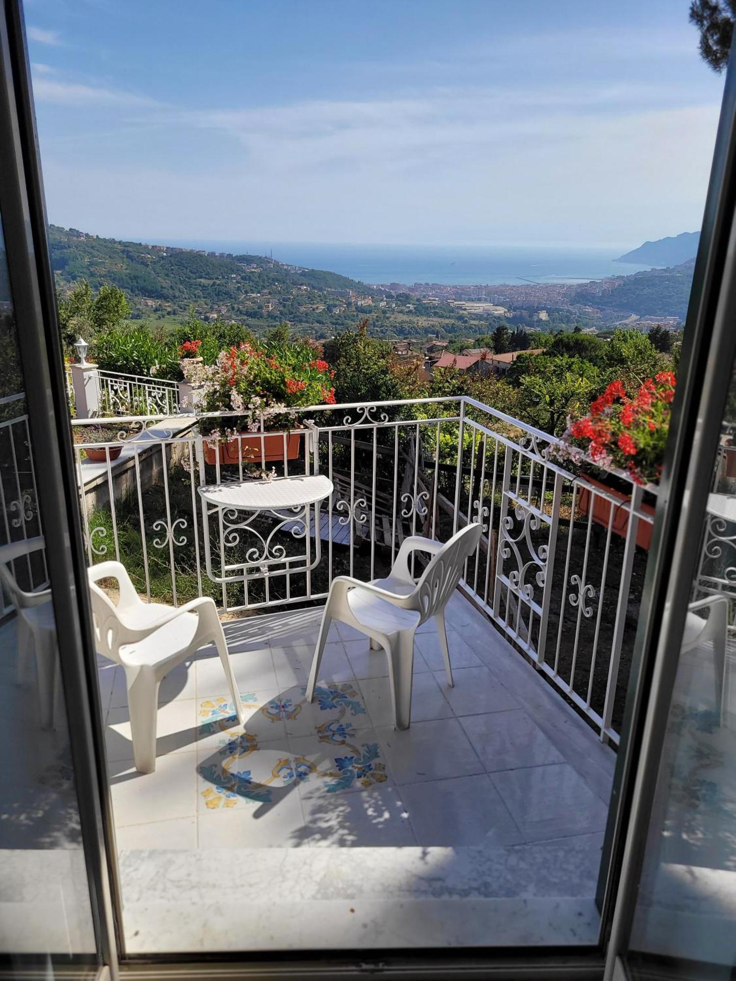 Villa Esmeralda Salerno Exteriör bild